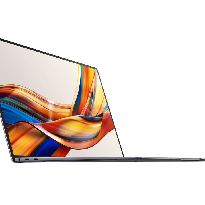 The Huawei MateBook X Pro 2022 has six speakers for surround sound, four USB ports.
