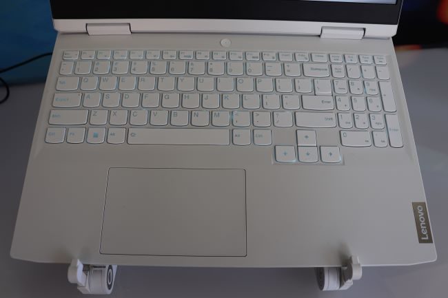 The keyboard of the white 15-inch IdeaPad Gaming 3.