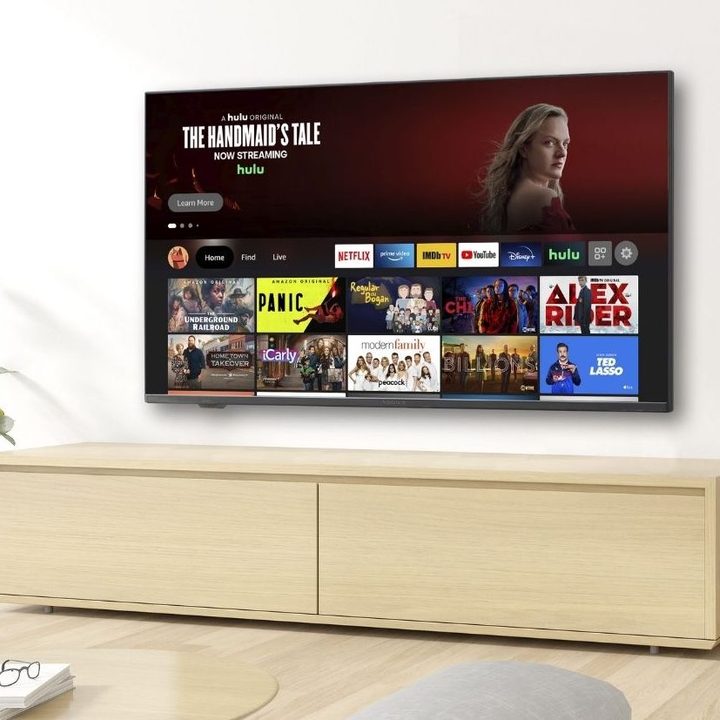 Inisgnia F30 50-inch 4k Smart TV in living room.