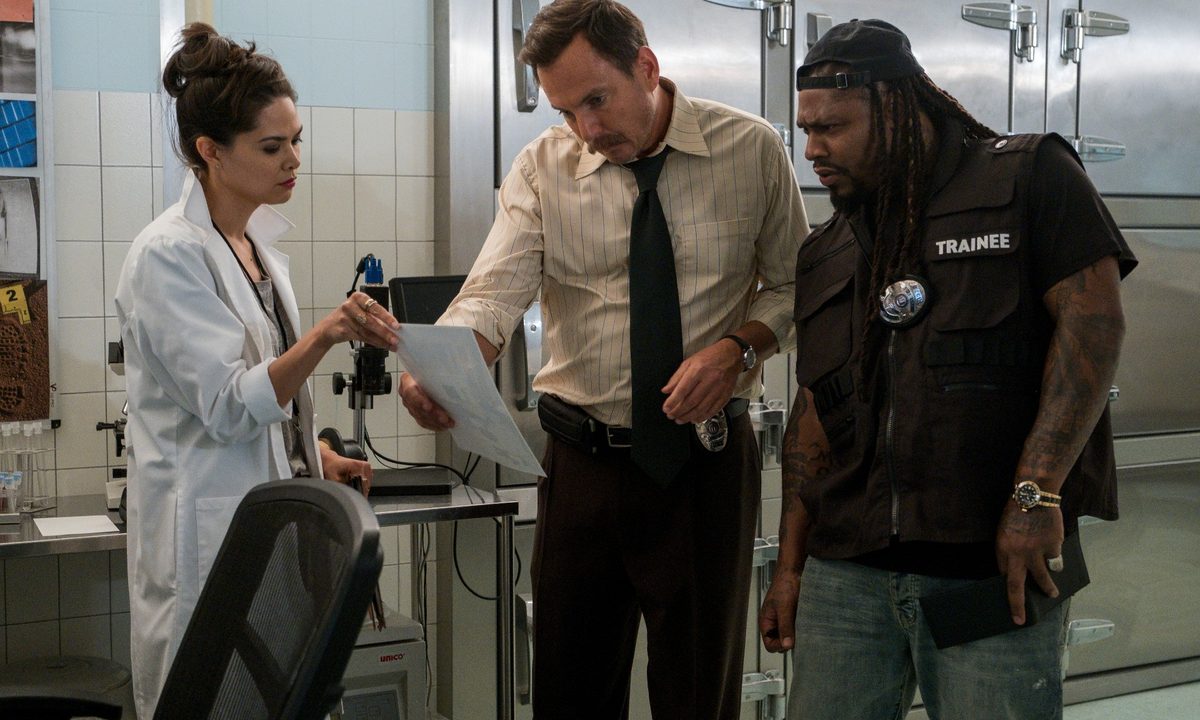 Will Arnett and Marshawn Lynch investigate a murder in Murderville.