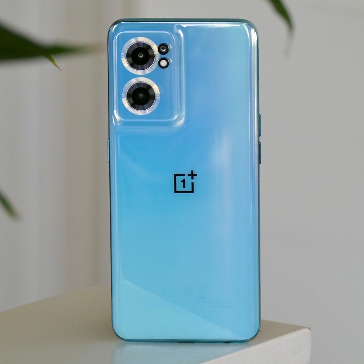 OnePlus Nord CE 2 5G rear panel in Bahama Blue.