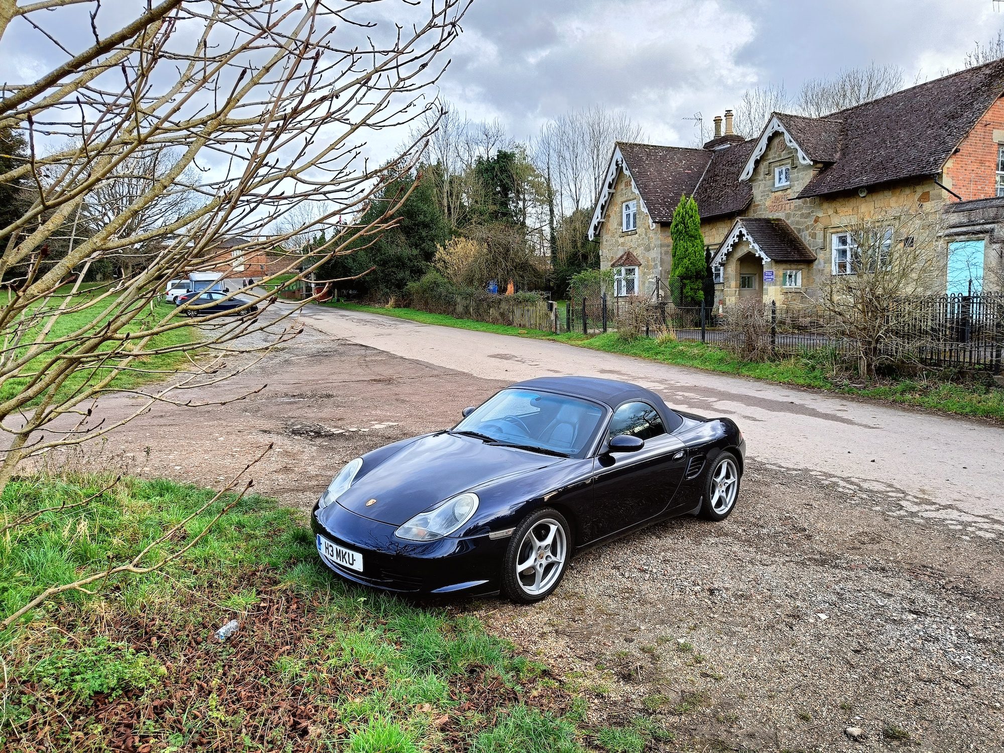 Realme 9 Pro+ photo of a car.