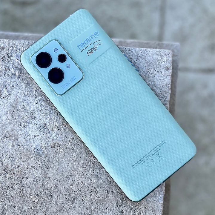 The Realme GT 2 Pro features the latest Qualcomm Snapdragon 8 Gen 1 processor and a 50-megapixel camera.