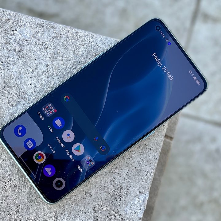 Realme GT 2 Pro screen.