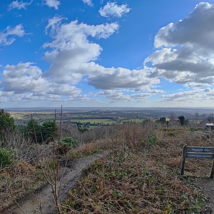 Realme GT 2 Pro wide angle photo of a view.