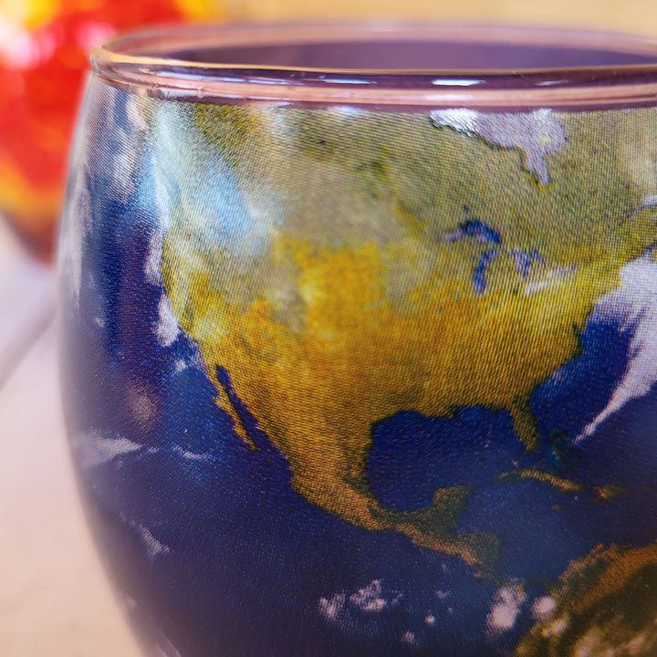 This is a sample marcro photo of a tumbler from the main camera of the Samsung Galaxy S21 FE 5G.