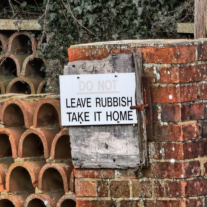 Galaxy S22 Ultra 30x zoom photo of a sign.