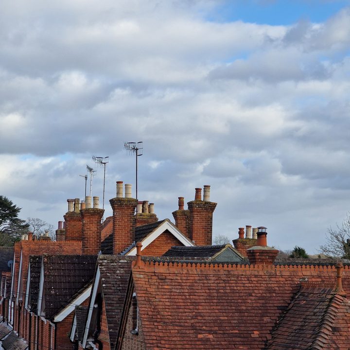 Samsung Galaxy S22 Ultra 3x zoom photo of rooftops.