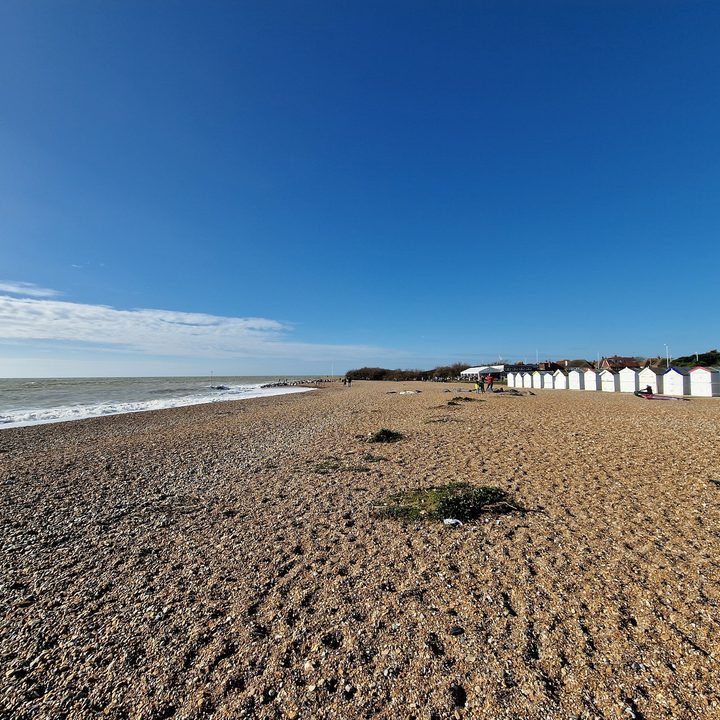 Galaxy S22 Ultra wide-angle photo of a beach.