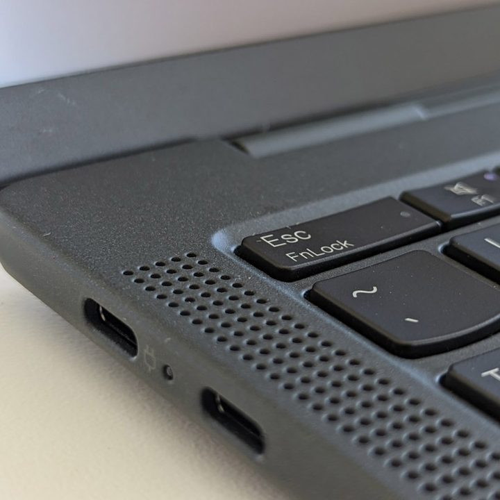 Two USB-C ports on the left side of the Thinkpad x13s.