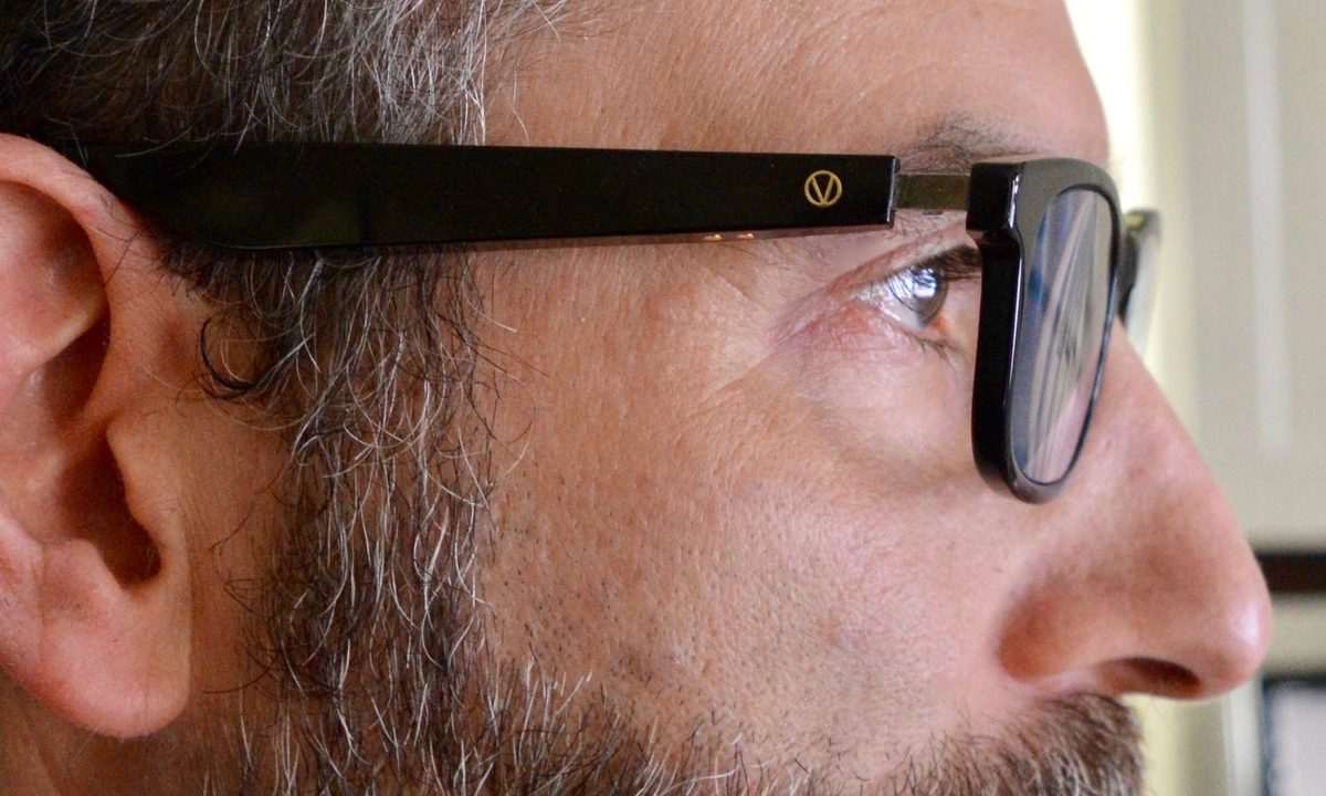 Man wearing Vue Lite 2 audio glasses.