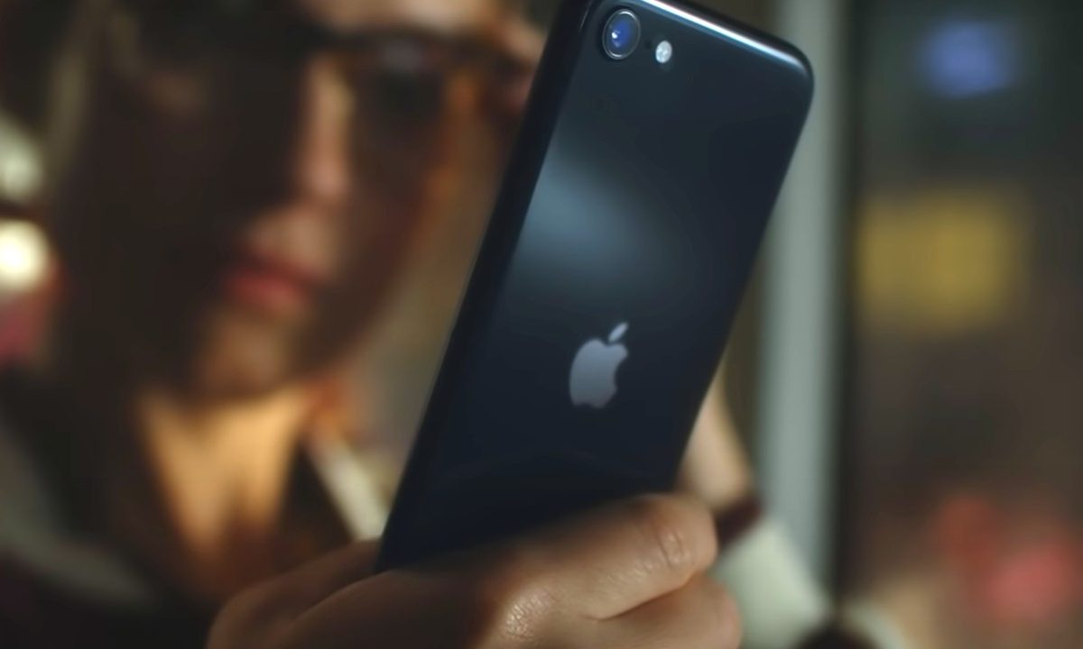 Apple iPhone SE 2022 in black color.