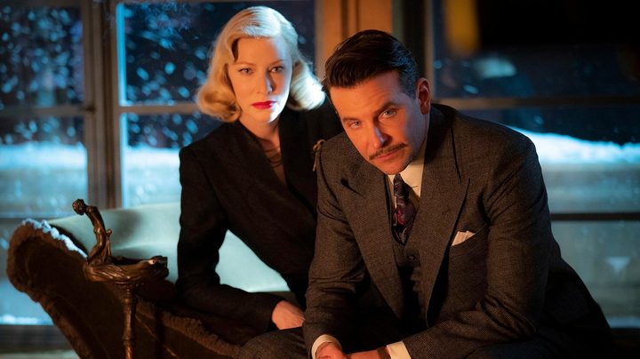 Bradley Cooper and Cate Blanchette in "Nightmare Alley" (2021).