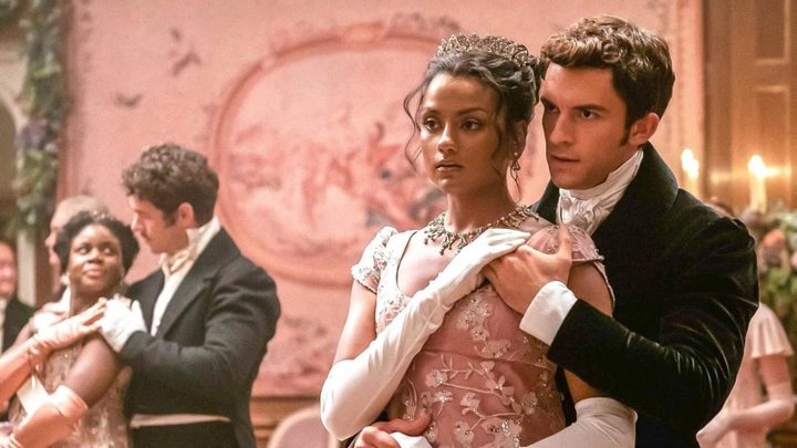 Simone Ashley and Jonathan Bailey as Kate and Anthony dancing in Bridgerton.