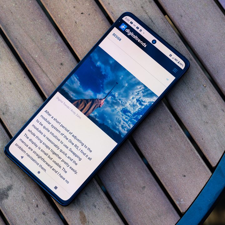 Viewing a web page on the Moto Edge+ (2022).
