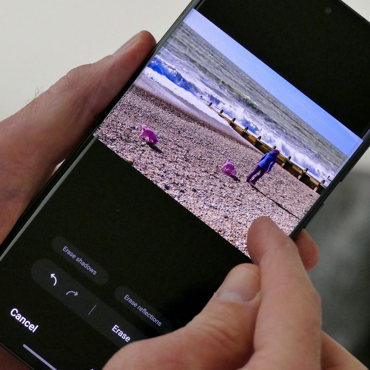 Object Eraser working on the Galaxy S22 Ultra.