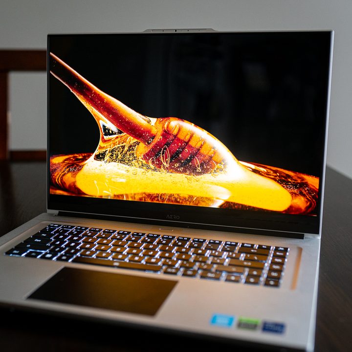 A HDR video is displayed on the Gigabyte Aero 16.