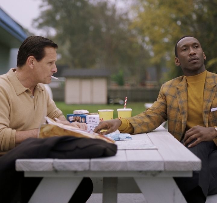 Tony and Don having lunch in Green Book.