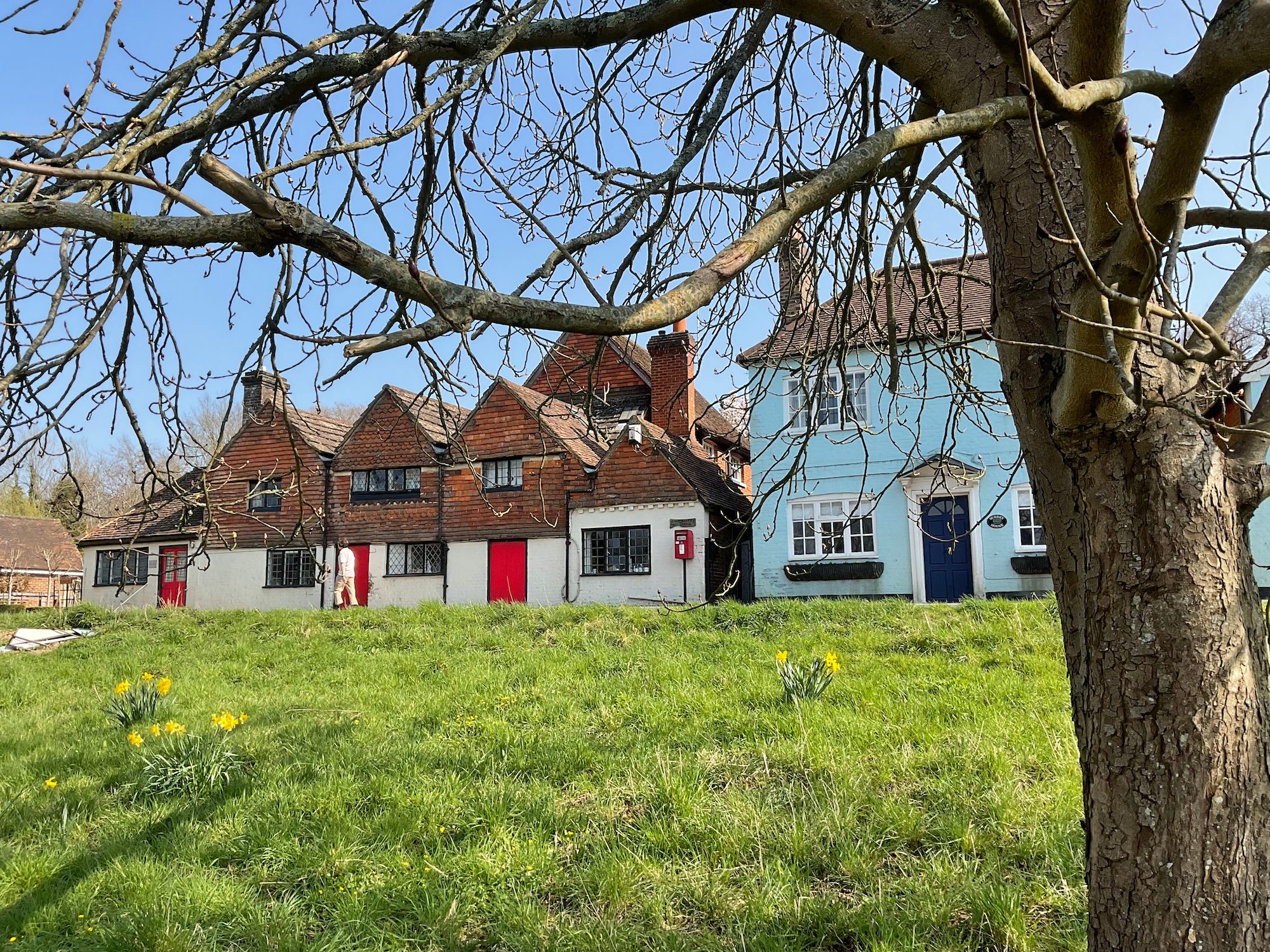 iPad Air 5 photo of houses.