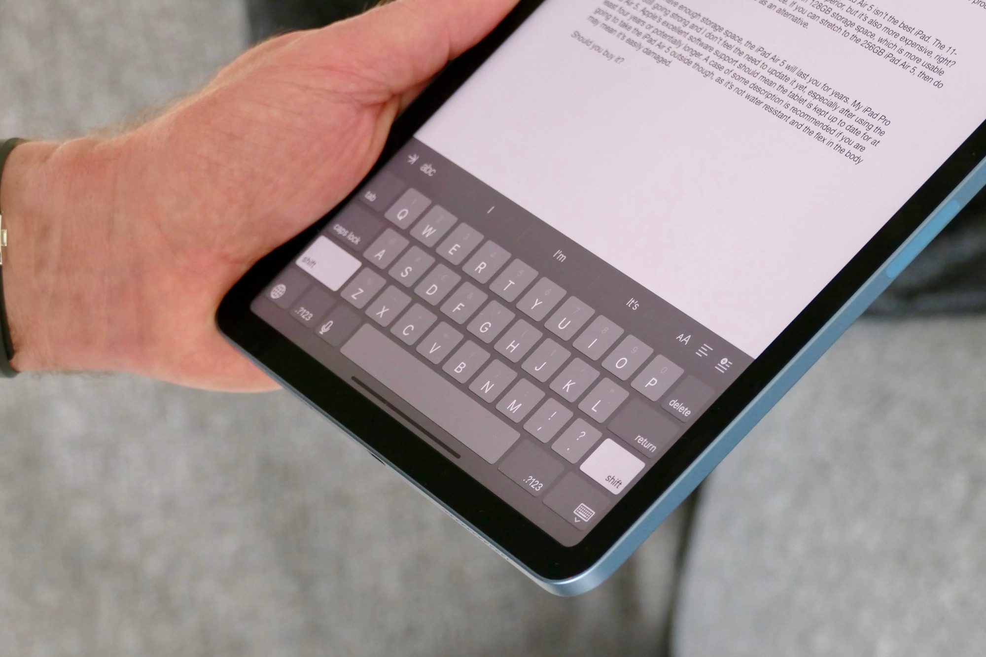 iPad Air 5 portrait keyboard.
