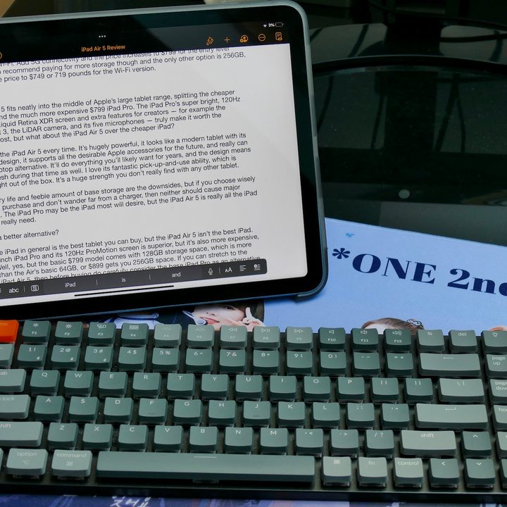 The iPad Air 5 and Keychron K3 Bluetooth keyboard.
