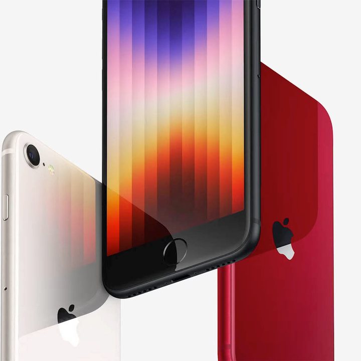 The iPhone SE 2022 comes in several colors.
