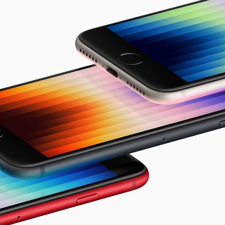Three iPhone SEs hovering over each other against a white background.