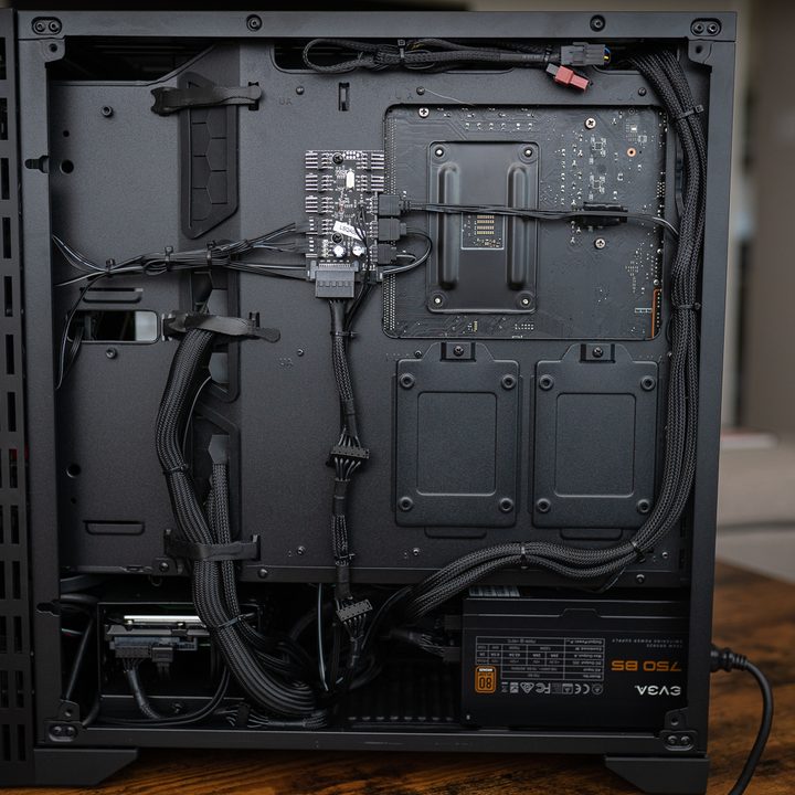 A view of the cable management system on the Maingear Vybe.