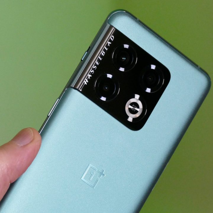 OnePlus 10 Pro camera module.