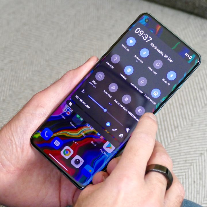OnePlus 10 Pro Quick Settings screen.