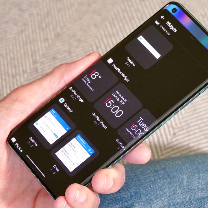 OnePlus 10 Pro widgets.