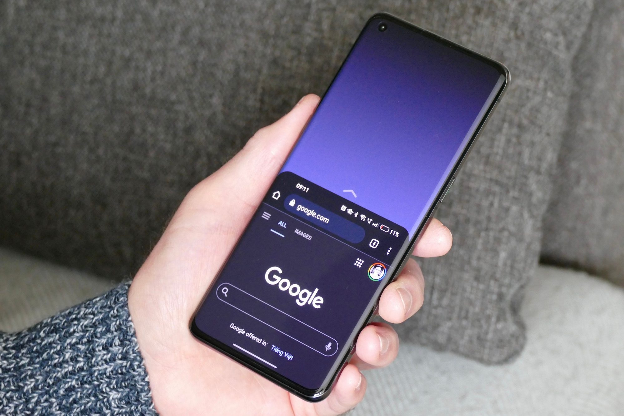 One-hand mode on the Oppo Find X5 Pro.
