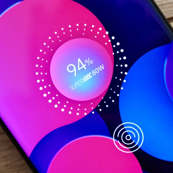 The screen of an Oppo Find X5 Pro shows that SuperVOOC fast charging is active.