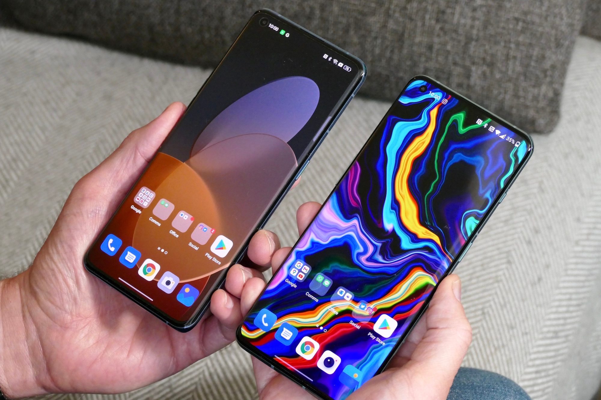 OxygenOS 12 and ColorOS 12 Home screens.