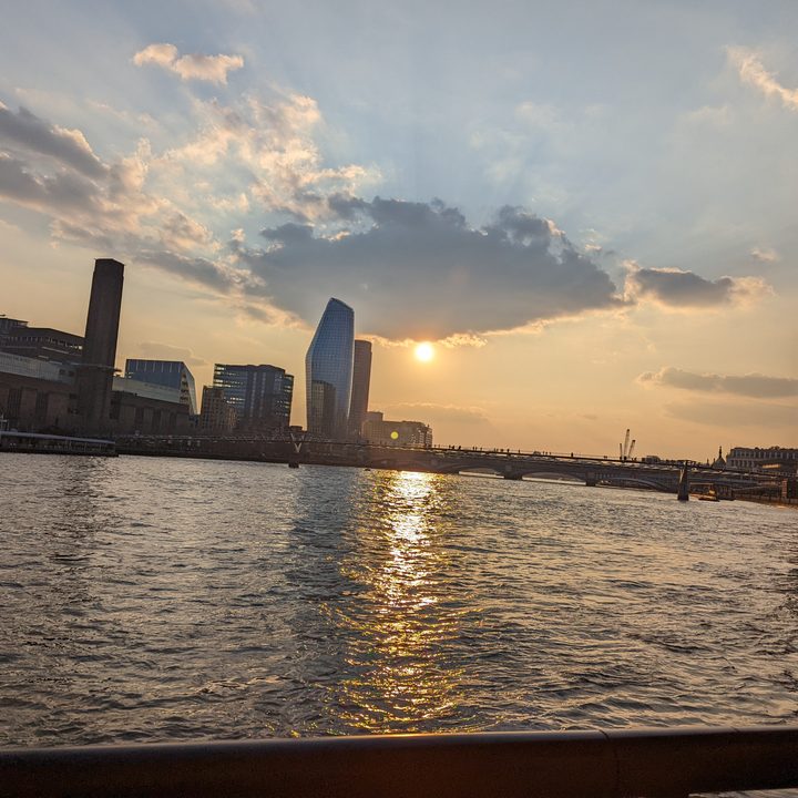 The Pixel 6 capturing the Thames on first day of spring.