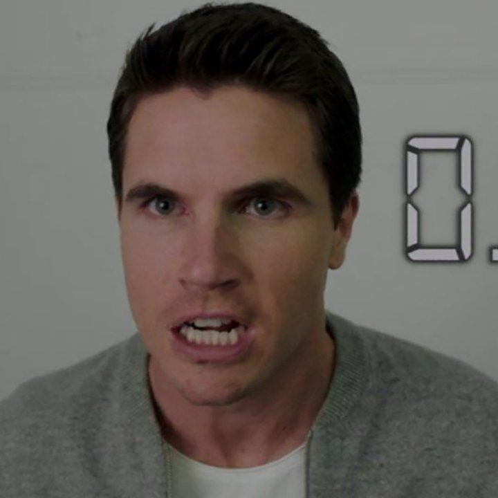 Nathan as a 2Gig in the Amazon Prime series Upload, with only a second remaining of his data.