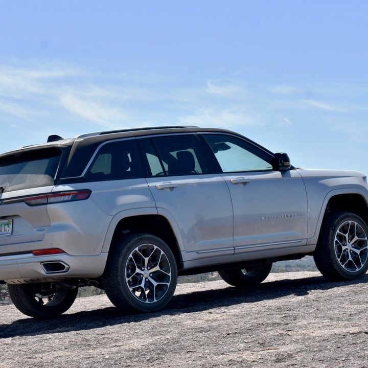 Rear three quarter view of the 2022 Jeep Grand Cherokee 4xe plug-in hybrid.