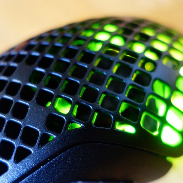 The Aerox 9 Wireless displays its RGB glow.