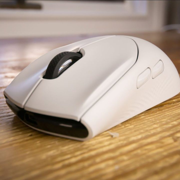 View of the Alienware Tri-Mode Wireless Gaming Mouse from the front side.