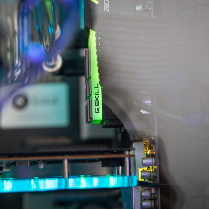 Memory inside the EK Fluid 275 Conquest desktop.