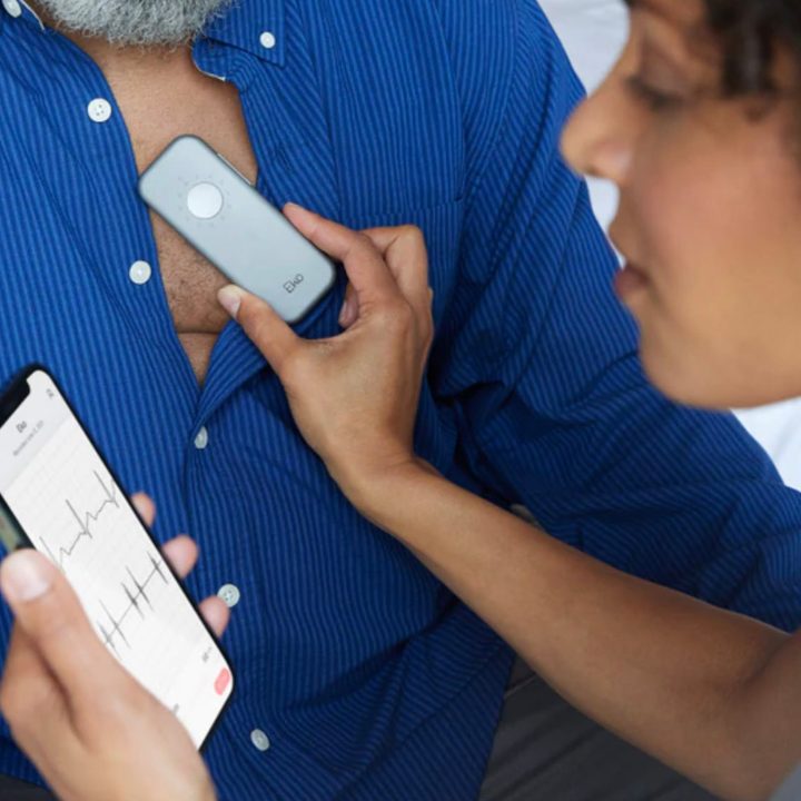 A nurse uses the Eko Duo stethoscope and iPhone app.