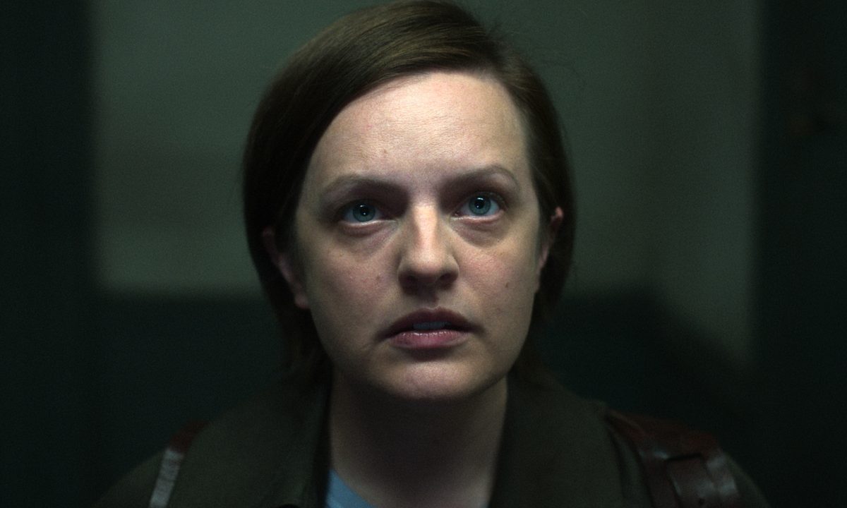 Elisabeth Moss looks up in Shining Girls.