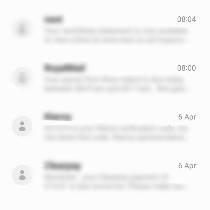 Text messages in the Messages app on Samsung.