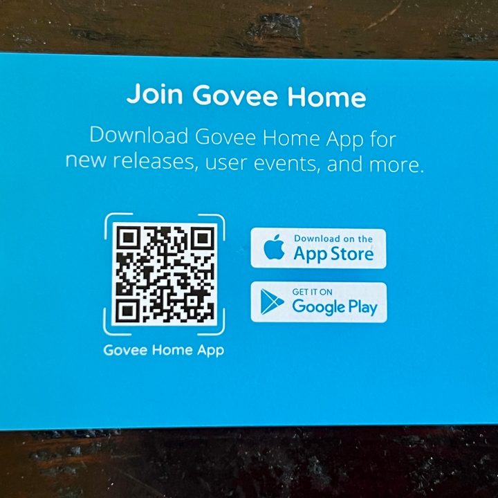 A QR code for HomeKit installation.
