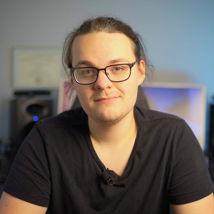A headshot of Jacob Roach.