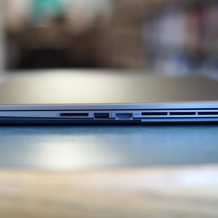 A SD card reader, USB port, and HDMI port on the right side of the MSI Creator Z17.