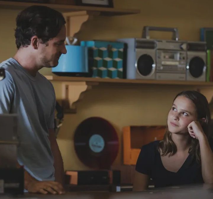 Lewis Pullman and Clara Rugaard in Press Play.