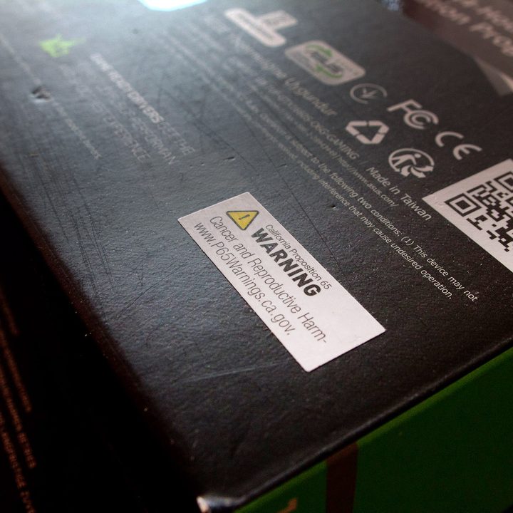 A Proposition 65 warning label on a graphics card box.