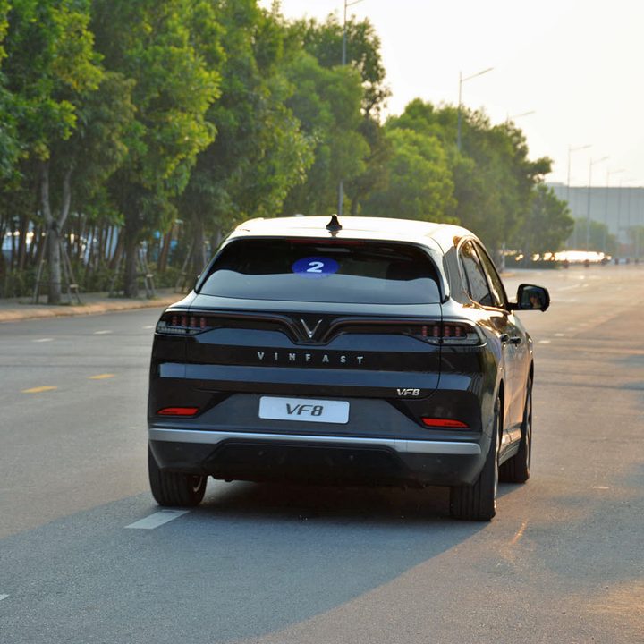 VinFast VF 8.