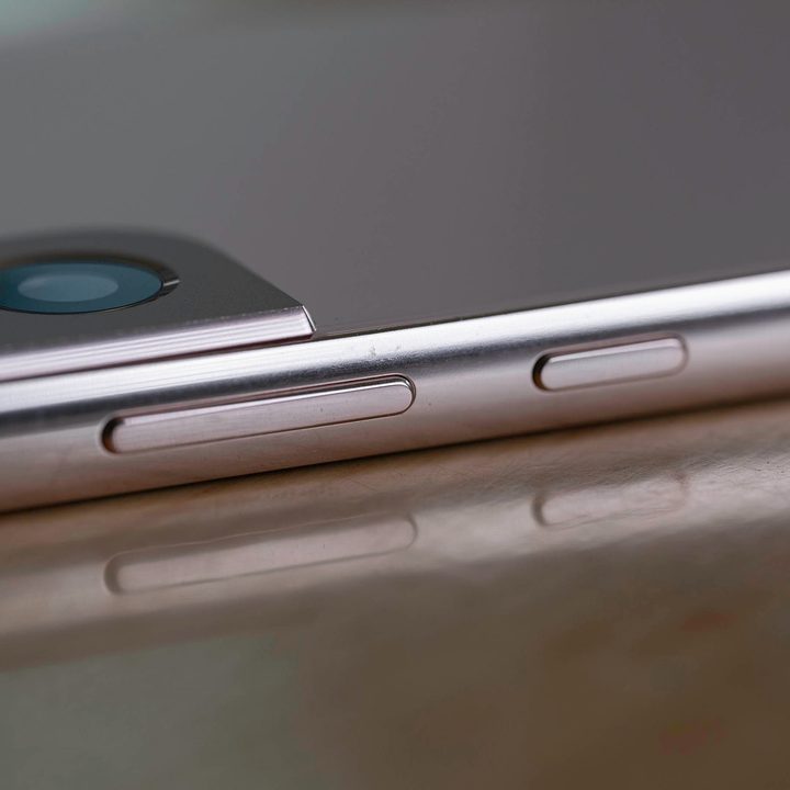 The power and volume buttons on the side of the Samsung Galaxy S22+.